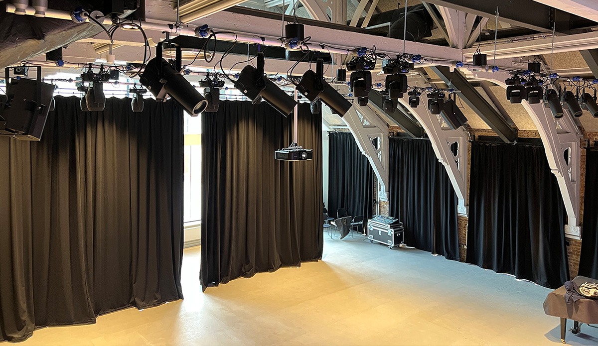 studio theatre lighting grid